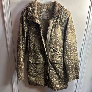 L.L. Bean Camouflage Explorer Hooded Parka Jacket Women’s size Small